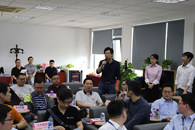 嘉宾现场互动交流